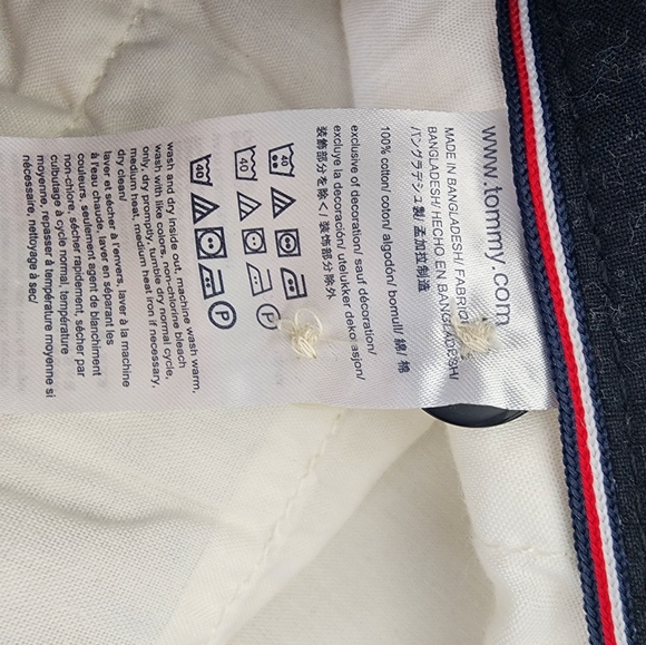 EUC Men's Tommy Hilfiger Shorts - Picture 2 of 5